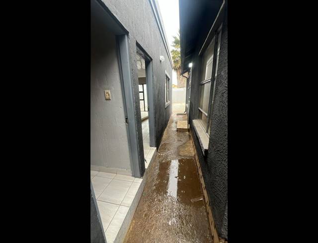 2 BEDROOM HOUSE FOR SALE IN BRAM FISCHERVILLE